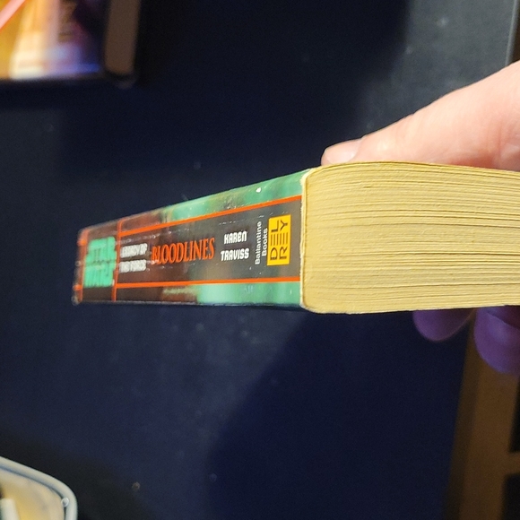 Star Wars: Legacy of the Force. Bloodlines (Book 2 in series) - Picture 4 of 4